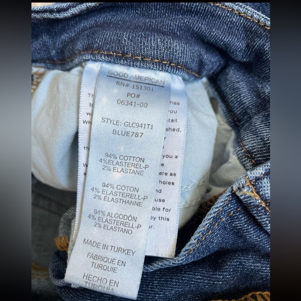 Good American Good Legs Crop Skinny Jean size 8 - Picture 4 of 5